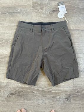 VUORI Aim Lightweight Short Men's Size 28 Warm Grey nwts